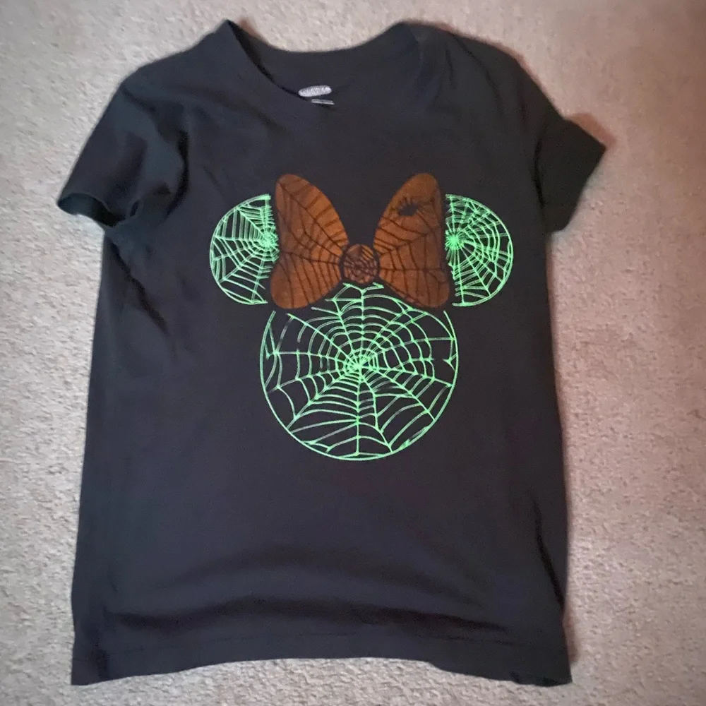 3/$15 or 4/$19 Halloween Glow In The Dark Minnie Mouse Disney Shirt Sz Small 6/7 - Picture 13 of 14